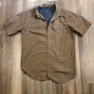 Columbia Men's Tan Casual Button Down Shirt
